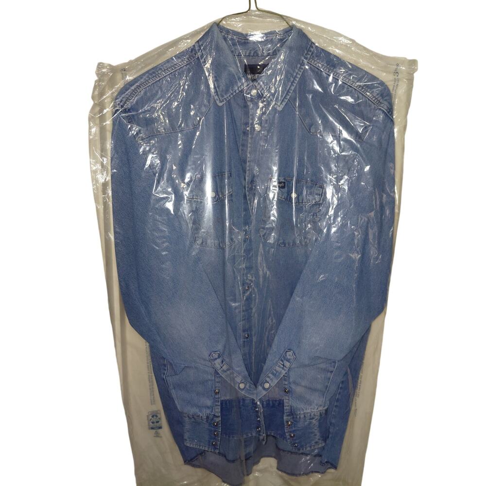 Wrangler Men's XLT Light Blue Denim Western Shirt Pearl Snaps